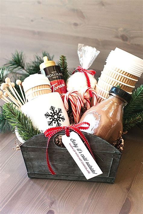 8 Best DIY Christmas Basket Ideas | Diy christmas baskets, Homemade gift baskets, Christmas gift ...