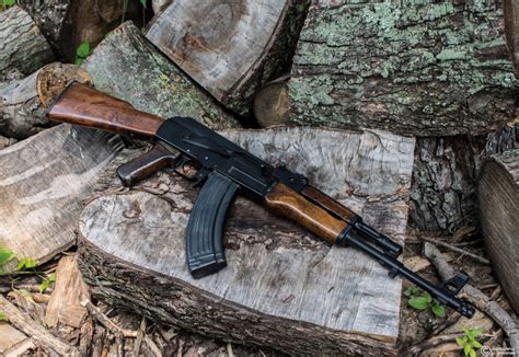 World’s Best Rifle? Russian AK-47 vs. U.S. M-16 | The National Interest