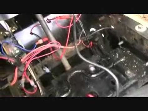 Craftsman LT2000 Battery Swop - YouTube