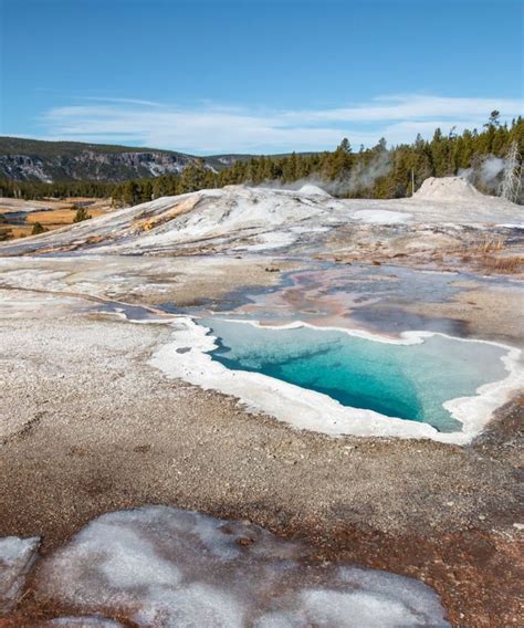 Visit Upper Geyser Basin in Yellowstone: Guide, Features, Tips, and Map ...