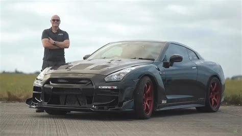 Video: 1600 hp Porsche 911 Turbo S vs. 1570 hp Nissan GT-R!