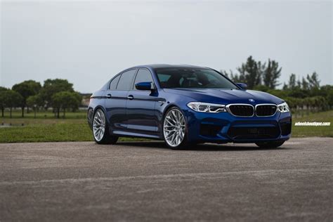 BMW M5 F90 Blue HRE P200 | Wheel Front