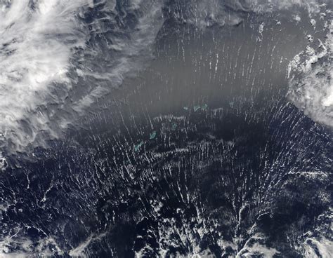 NASA sees breathtaking clouds on Earth and beyond - CNET