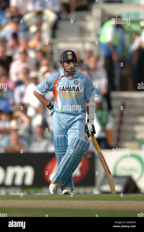 Sachin tendulkar hi-res stock photography and images - Alamy