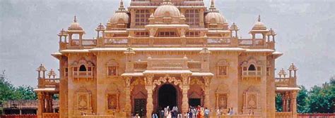 Akshardham Temple History - The Largest Comprehensive Hindu Temple