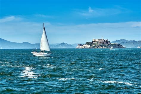 Premium Photo | Alcatraz island in san francisco