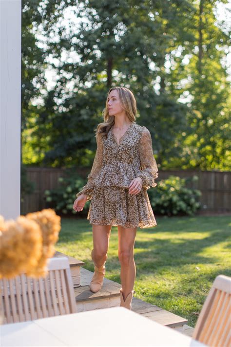 The Best Fall Floral Dresses to Wear This Season | Natalie Yerger