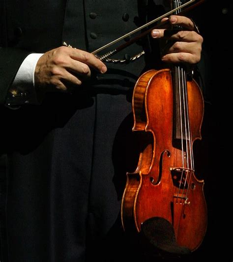 ANDRE RIEU FAN SITE THE HARMONY PARLOR: André Rieu Lends Out His Violin