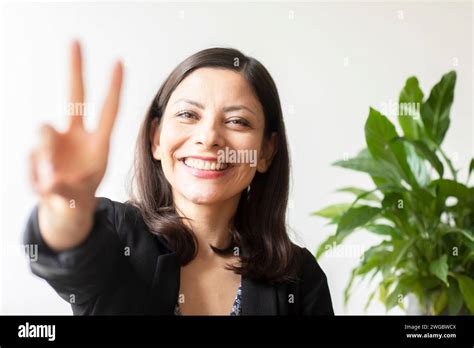 Adult only sign hi-res stock photography and images - Alamy