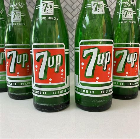 7UP (History, Marketing, FAQ & Commercials) - Snack History