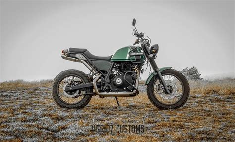 Modified Royal Enfield Himalayan Stuns with Bossy Postures