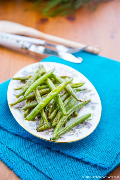 SPICY SAUTÉED GREEN BEANS | Recipe | Green beans, Food, Recipes