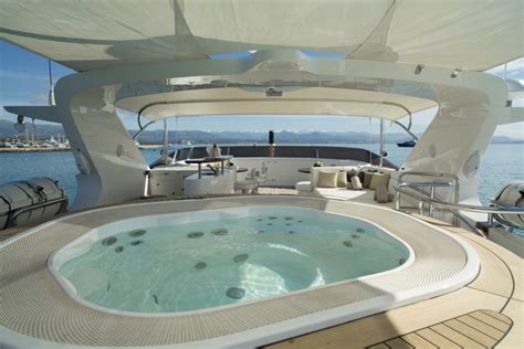 Top 5 Luxury Benetti Yachts You Can’t Resist