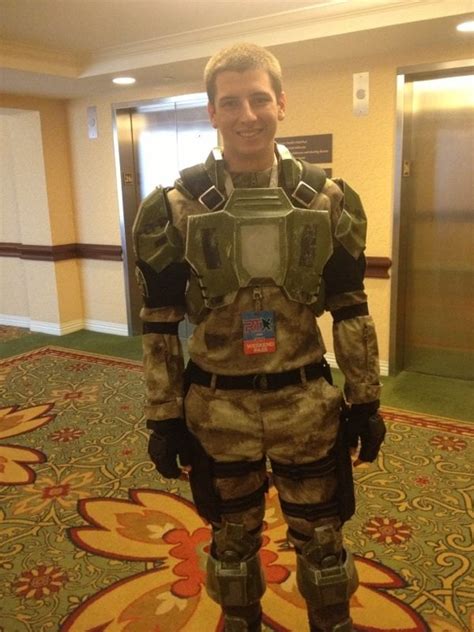 [Self] Debuting my Halo: 3 marine armor at RTX for the first time. : r ...