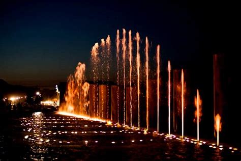 Branson Landing Fountains - Branson Travel Office