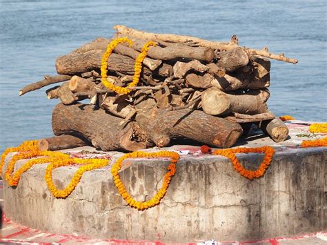 An Overview of Hindu Funeral Customs