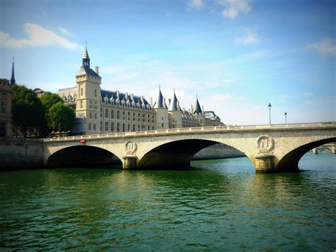 Top 10 Most Beautiful Bridges of Paris - French Moments
