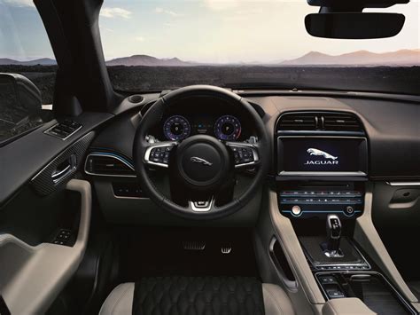 2018-jaguar-f-pace-svr-interior - ForceGT.com