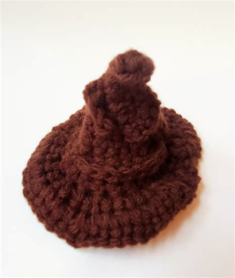 Ravelry: Mini Sorting Hat pattern by Gillian Nestor