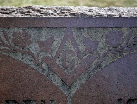 Gravestone Symbols - Forest Home Cemetery Overview