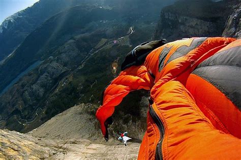 Wingsuit BASE jumping | ADV