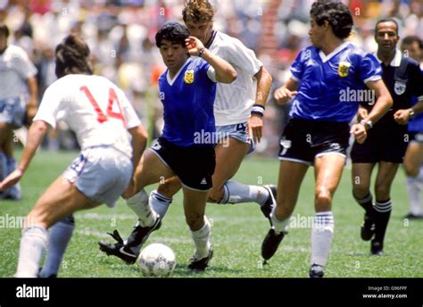 Soccer world cup mexico 1986 quarter final argentina v england hi-res ...