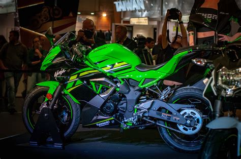 Up-Close with the Kawasaki Ninja 125 - Asphalt & Rubber