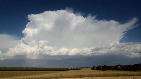 Cumulonimbus Cloud Time Lapse - The Birth of a Lightning Storm! - YouTube