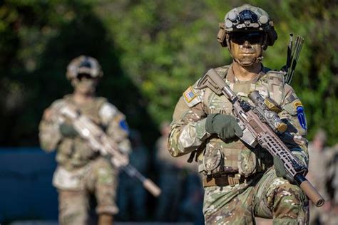 Army to Test Out its New Guns in Extreme Environments | Military.com