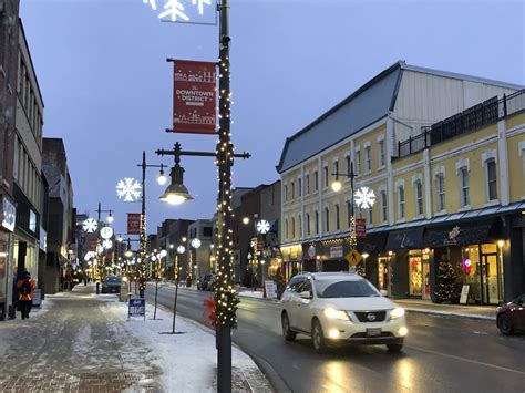 6 Ways to Enjoy the Holiday Season Safely in Belleville - Discover Belleville