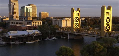 Get in the Holiday Spirit at the Old Sacramento Waterfront