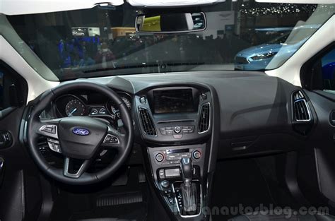 2015 Ford Focus Facelift dashboard full view at Geneva Motor Show