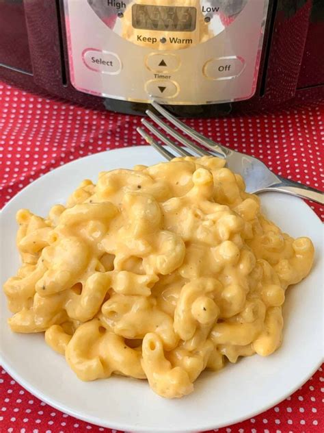 Crock Pot Mac and Cheese {Farmhouse Style} - Plowing Through Life