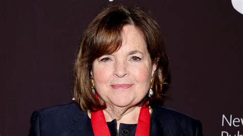 Ina Garten's Pro Tip For Slicing And Dicing Peppers