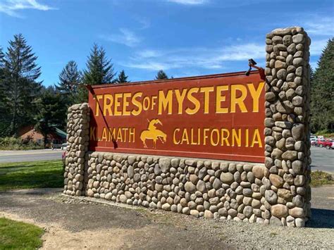 Why & How to Visit the Trees of Mystery (+ Get Yelled At By Paul Bunyon)