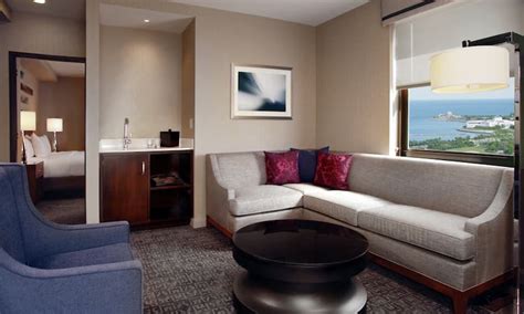 Rooms & Suites | Hilton Chicago