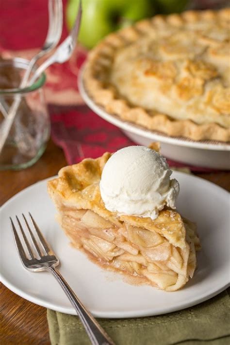 Classic Double Crust Apple Pie - Recipe Girl