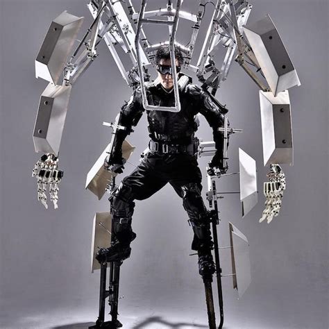 A Giant Kinetic Mechanical Exoskeleton That Can Increase the Size and ...