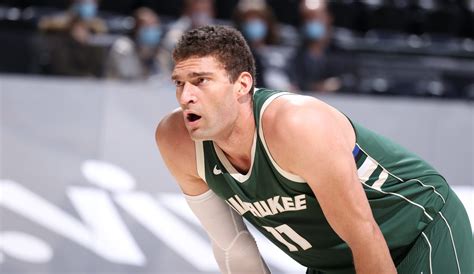 Brook Lopez to return to Bucks' lineup M... | DayBreakWeekly UK