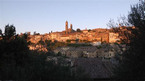 Tuscan Vineyard Village Wallpapers - Wallpaper Cave