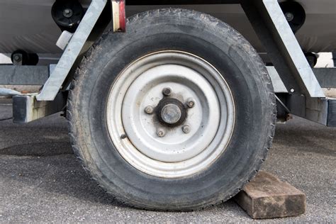 How Do I Know When It’s Time to Replace My Boat Trailer Tires? - Briggs Tire Service - Livonia ...