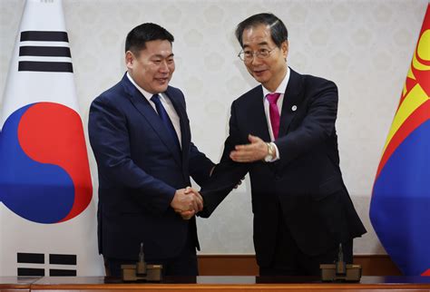 Korea, Mongolia pledge rare earths cooperation-프린트화면