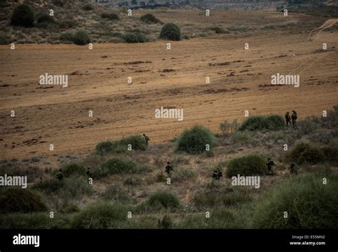 Sderot, Israel. 22nd July, 2014. Israeli soldiers participate in a ...