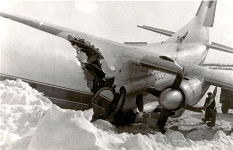 Crash of an Antonov AN-12 in Magadan | Bureau of Aircraft Accidents ...