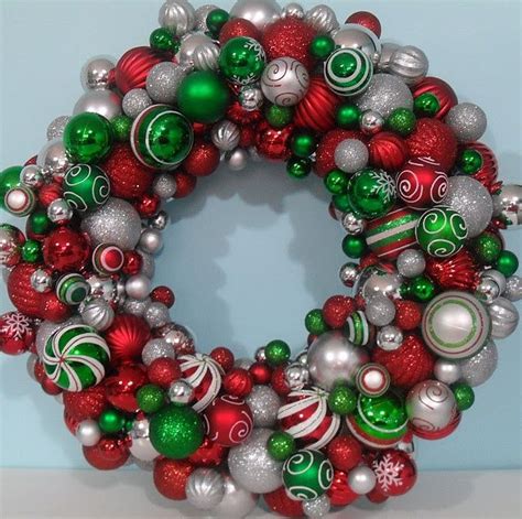 20+ Christmas Ball Wreath Ideas - HMDCRTN