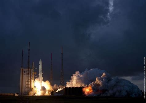 Huge Rocket Launch Lights Up Tropical Night Sky (Photo) | Space