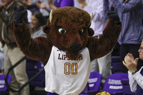 The lineage of Lou: The long-standing history of the Lipscomb Bisons ...