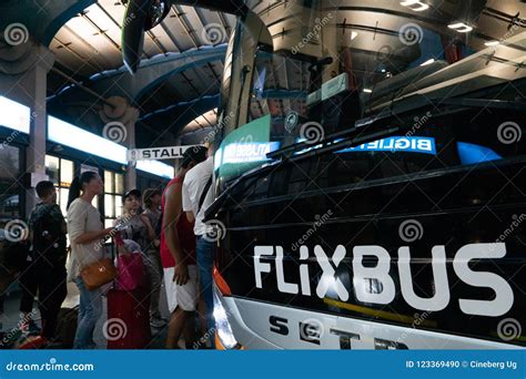 People Getting on a Flixbus Bus Editorial Image - Image of emblem, passenger: 123369490