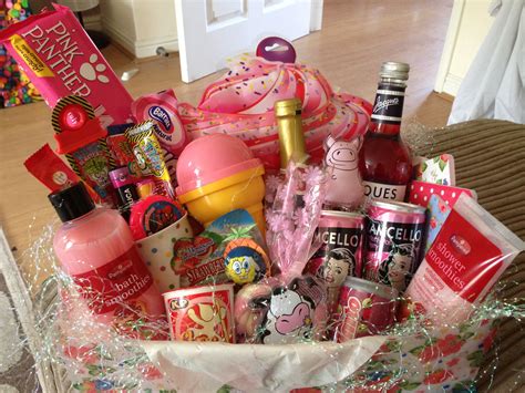 Pin by User_aqwybskwlpnqzpi on Christmas hampers 2022 | Christmas gifts ...