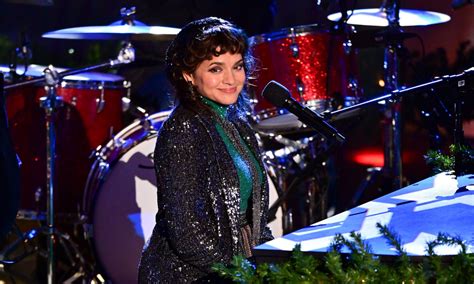 Norah Jones To Perform Holiday Music Atop The Empire State Building